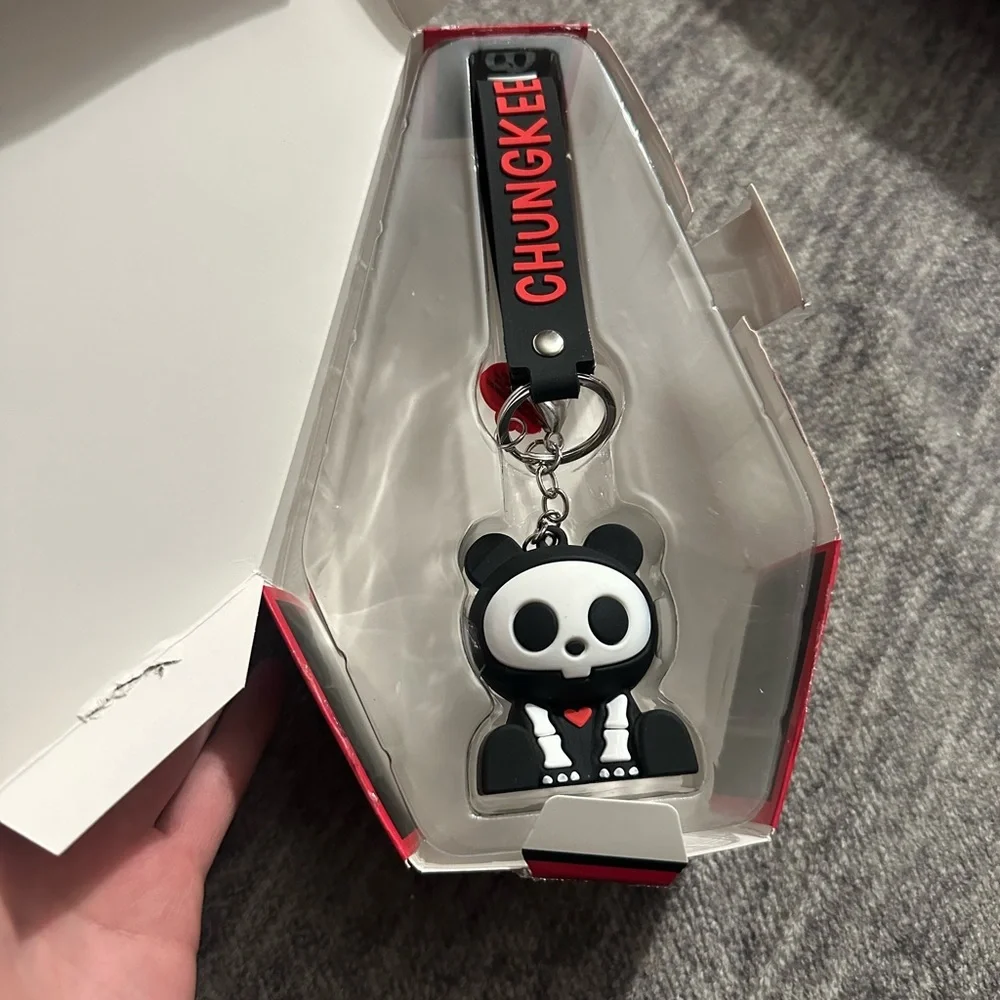 Skelanimals Series 1 Blind Box Chungkee Panda Keychain BNIB Opened